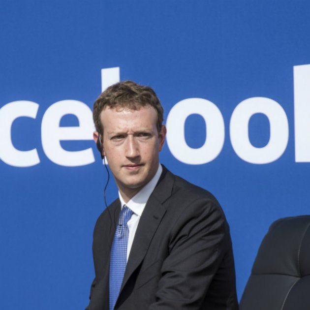 #FYI @florws nos cuenta los problemas que enfrenta Facebook y sus consecuencias