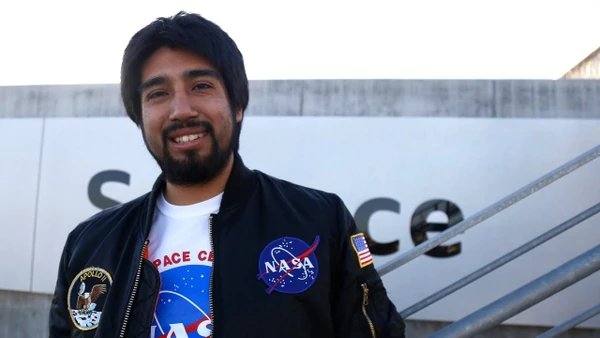 #WhyNot? En una nueva #HistoriaWhyNot hablamos con Sergio Sandoval, mexicano que ingresó a la NASA